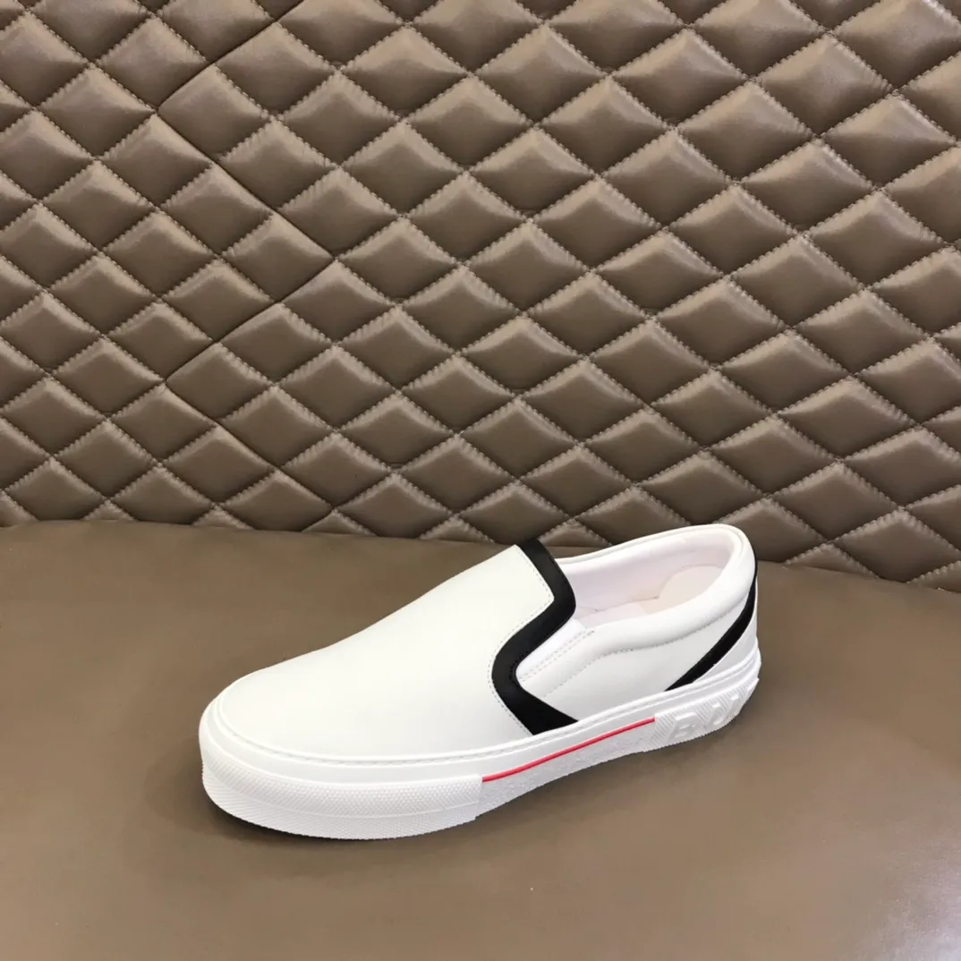 p360 "Burberr*" men's classic low-top sneakers are reinterpreted in Vintage checkered cotton material and decorated with a new brand logo. First-layer sheepskin lining, embossed Burberry logo on the heel, and original TPU outsole! Size: 38-44